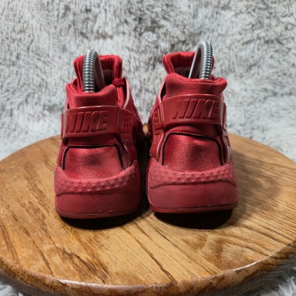 Nike Air Huarache Triple Varsity Red Mens Size 7/ 7Y Athletic Shoes (654275-600) - Picture 2 of 10